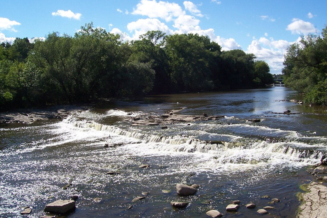 File:Milwaukee River.jpg