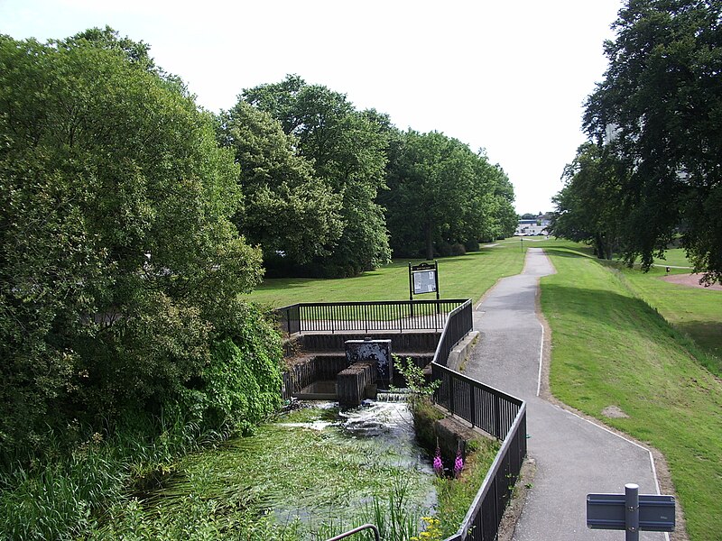 File:MonklandCanalKingStreet.JPG