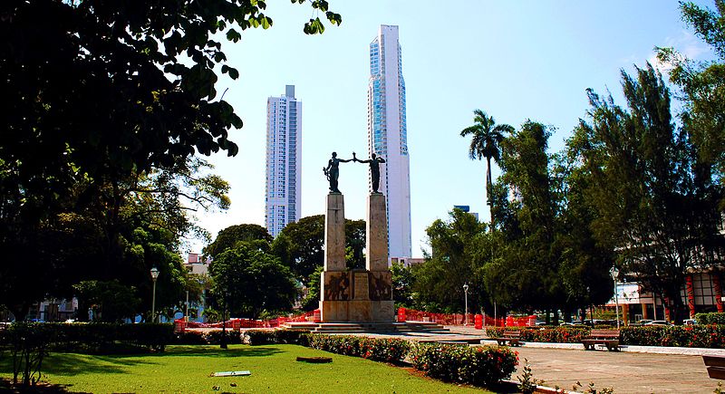 File:Monumento Belisario Porras, izquierda.jpg