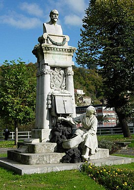 Monumento a Luis Adaro y Magro, en Sama de Langreo.jpg