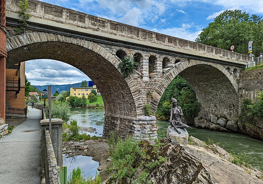 Bahnhofsbrücke in Murau: Platz bei WikiDaheim 2022 in der Sonderkategorie Denkmale; damit Finalist für Österreich bei Wiki Loves Monuments 2022 (siehe c:Wiki Loves Monuments 2022 winners#Österreich und hier Bilder zur Preisverleihung am 9. Mai 2023)