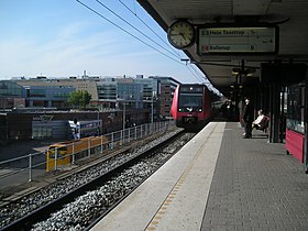 哥本哈根市郊铁路列车进站