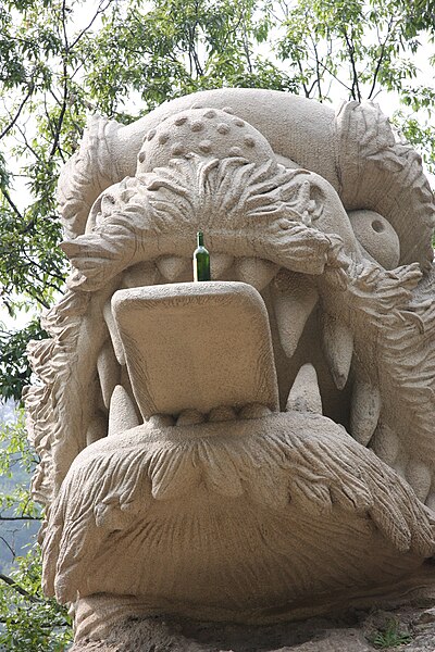 File:North Korea - Dragon Statue - IMG 7407 (3104047459).jpg