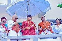 Oba Ajibade Gbadegesin Ogunoye III durante o Festival Igogo 2020 em Owo.jpg