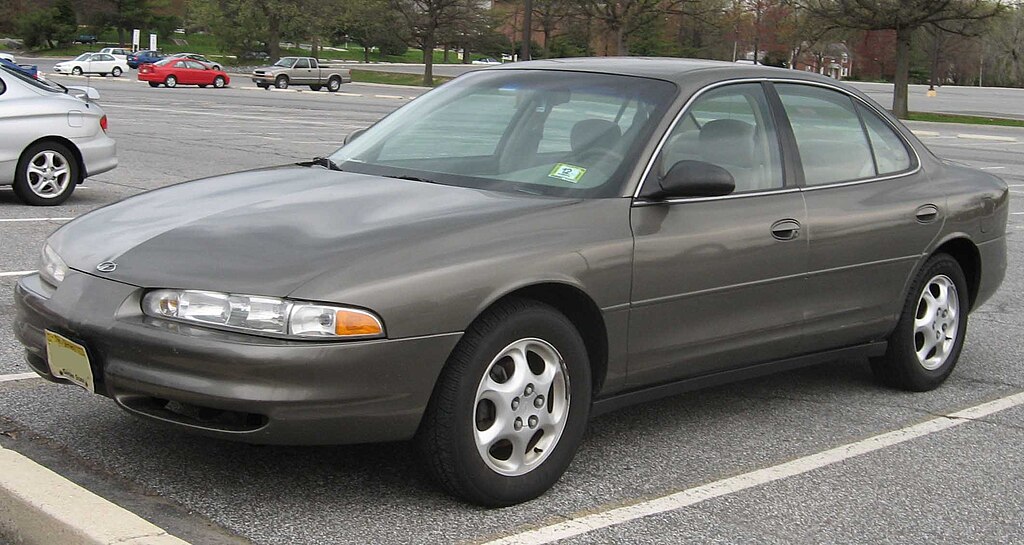 Oldsmobile Intrigue 1024px-Oldsmobile_Intrigue