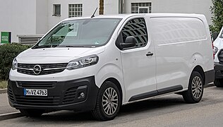 Opel Vivaro C - left front view