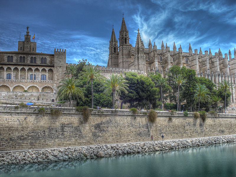 File:Palma de Mallorca Kath W.jpg