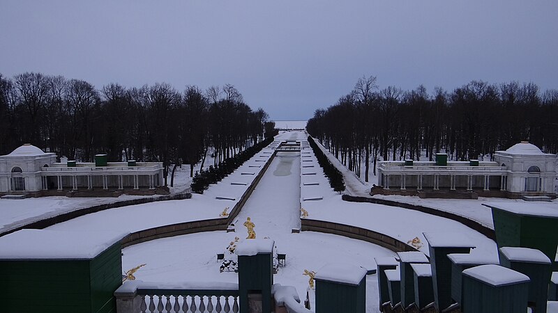 File:Peterhof -Saint Petersbourg-010.JPG