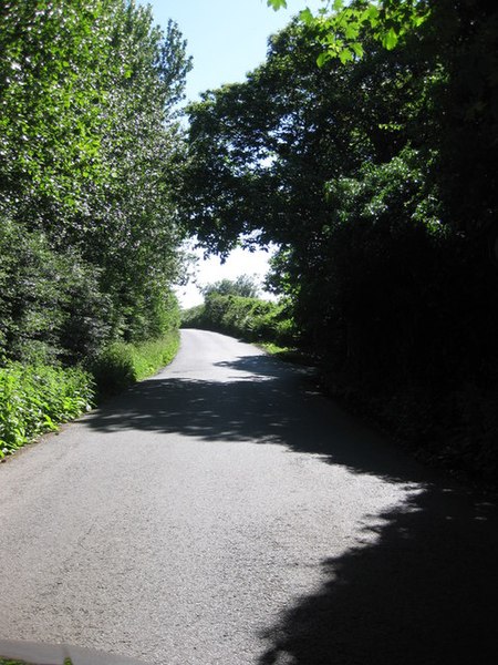 File:Philanthropic Road, Redhill - geograph.org.uk - 1333794.jpg