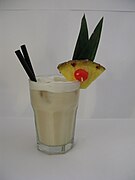 Pina colada is een alcoholische longdrink-cocktail waarin ananassap gebruikt wordt