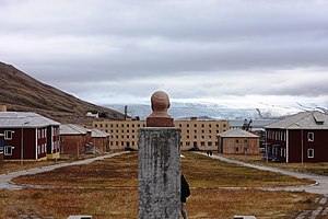 Piramida Svalbard IMG 6283.JPG