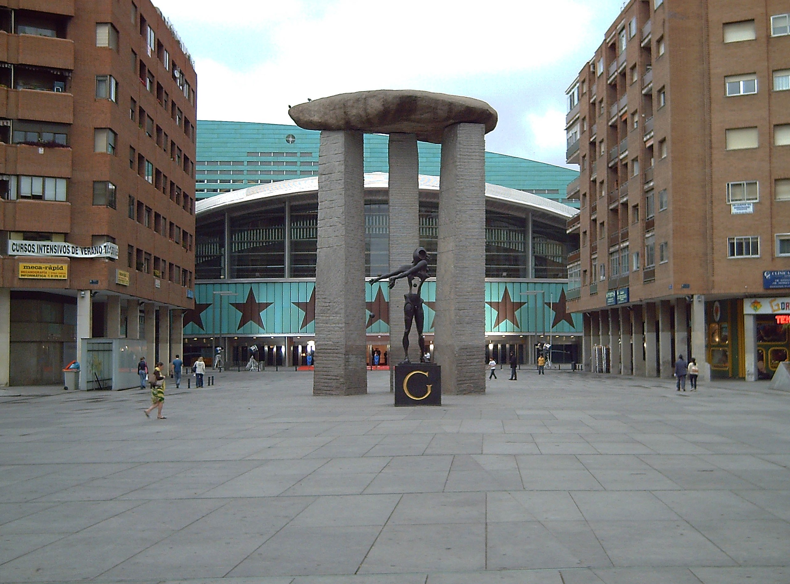 File:Plaza de Dalí (Madrid) 08.jpg - Wikipedia