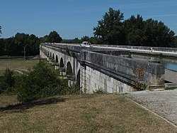 Pont-canal d'Agen.JPG