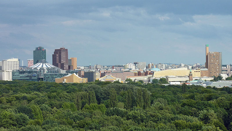 File:Potsdamer Platz Skyline 954-836-(118).jpg