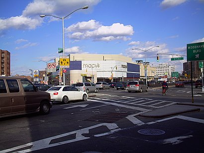 How to get to QUEENS CENTER MALL with public transit - About the place