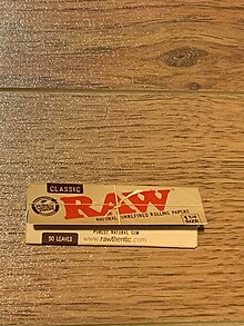 Package of RAW 1 1/4 size classic rolling papers. Raw classic rolling papers.jpg