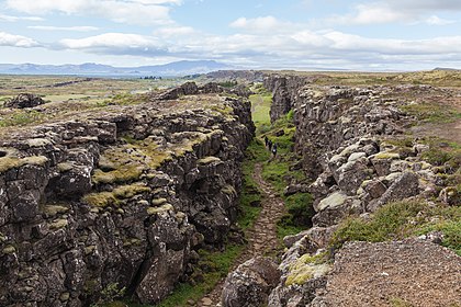 Lögberg (em islandês Rocha da Lei), Parque Nacional de Þingvellir, Região Sul, Islândia. (definição 5 368 × 3 579)