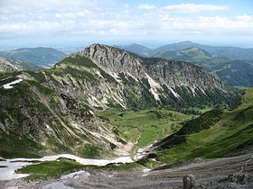 Gaishorn'dan Rohnenspitze'nin güney yüzünün görünümü.