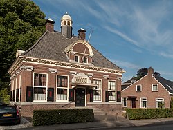 Rolde, het voormalige gemeentehuis RM482933 foto6 2014-07-12 18.31.jpg