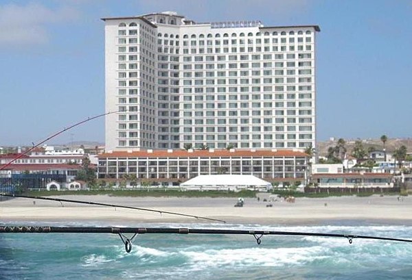 Image: Rosarito Beach Hotel and Pier (cropped)