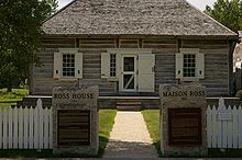 Ross House, das älteste Gebäude der Stadt und das einzig erhaltene aus der Zeit der Red-River-Kolonie. Es stand an der Market Avenue, wurde aber 1949 von der Historical Society an die Higgins Avenue, dann 1984 in die Meade Street North, in den Point Douglas Heritage Park versetzt