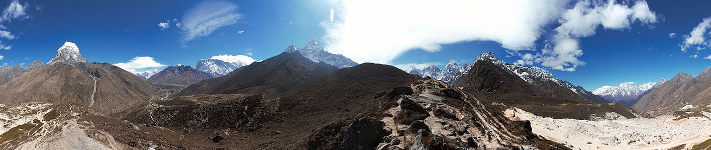 A view from the Mount Everest Base Camp(Altitude of 5,364 metres (17,598 ft)) - Tengboche to Dingboche. सगरमाथा आधार शिविरवाट देखिएको टेङबोचे देखि डिङबोचे सम्मको एक मनोरम दृश्य । © Thomas Fuhrmann