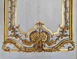 Rococo acanthuses on a wall of the oval salon of the Princesse in Hôtel de Soubise, Paris, by Germain Boffrand, 1740[11]