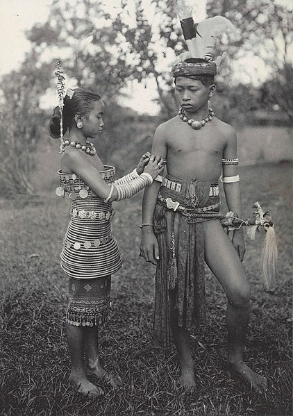 File:Sarawak sea dayaks Hose Shelford.jpg