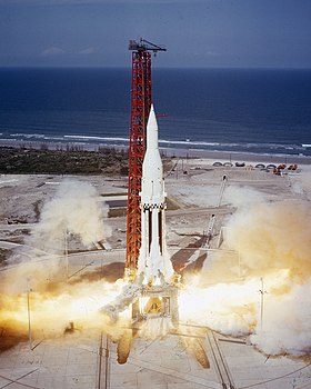 Saturn-Apollo 4 launches from KSC (MSFC-6413722).jpg