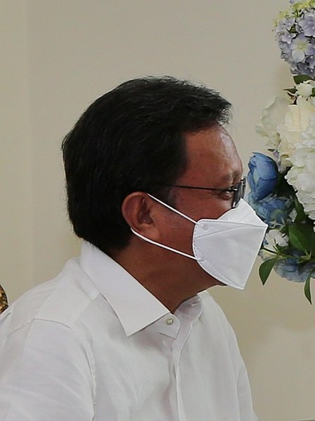 File:Shafie Apdal with mask (side 4to3 format).jpeg