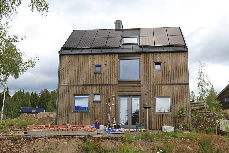 File:Shelter-hus hurdal ecovillage v.jpg