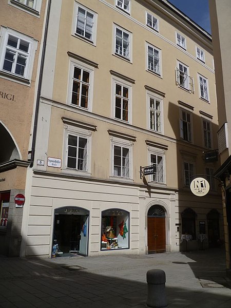 File:Sigmund-Haffner-Gasse 8.jpg