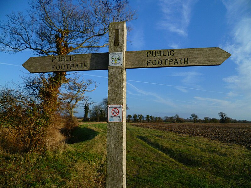 File:Signpost near Gothic Farm - geograph.org.uk - 2755836.jpg