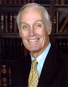 Slade Gorton, photo portrait officiel du Sénat.jpg