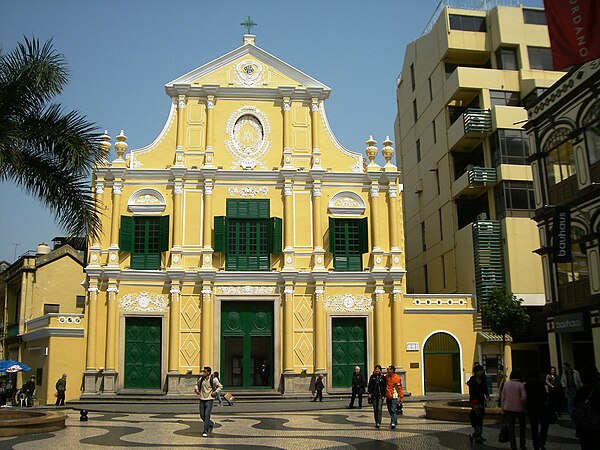 Church of St. Dominic, among Macau's oldest, and where the first modern newspaper in China. A Abelha da China was published.