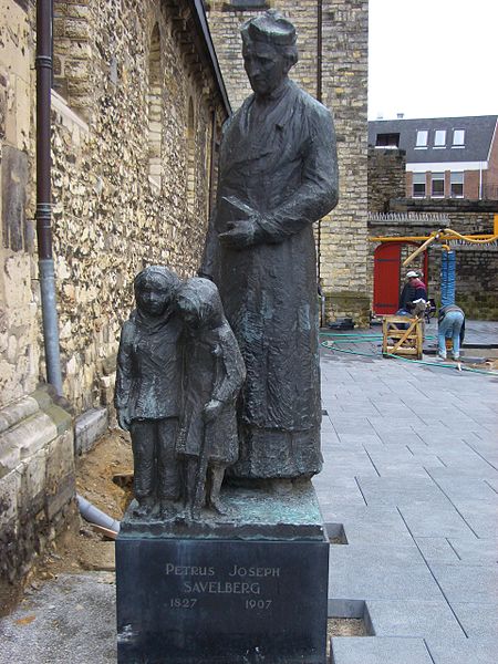 File:Statue Savelberg.JPG