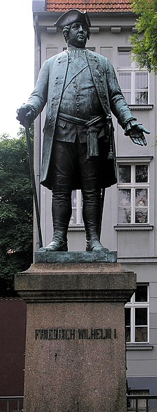 File:Statur Kirchgasse 3(Neuk) Friedrich Wilhelm I.JPG