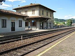 Fiesole Caldine poste bâtiment des voyageurs du côté du square.JPG de fer