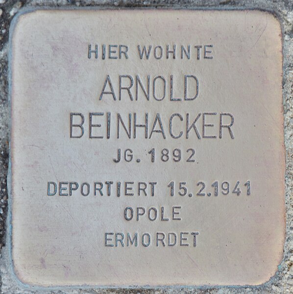 File:Stolperstein für Arnold Beinhacker (Wiener Neustadt).jpg