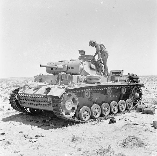 File:The British Army in North Africa 1942 E15189.jpg