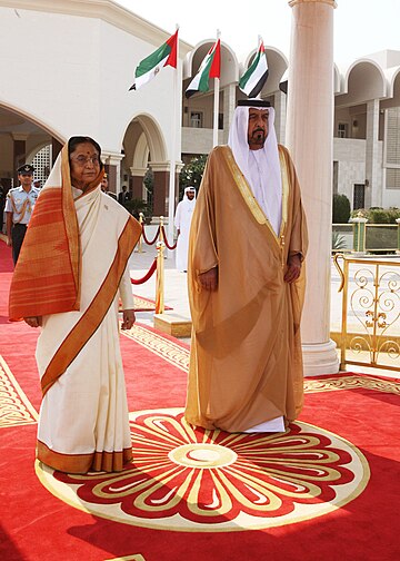 File:The President, Smt. Pratibha Devisingh Patil with the President of UAE, Sheikh Khalifa bin Zayed Al Nahayan at the Ceremonial Reception, at Mushrif Palace, in Abu Dhabi on November 22, 2010.jpg