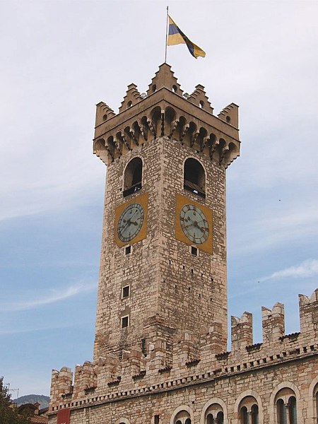 صورة:Trento Campanile.jpg