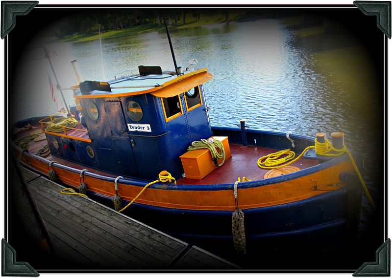 File:Tug Tender on the Erie Canal in 2014.jpg