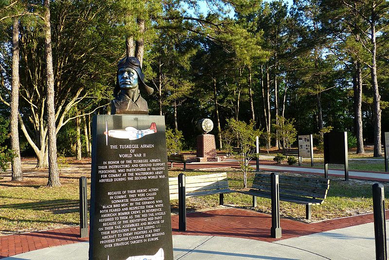 File:Tuskegee Airmen Memorial Lowcountry SC.jpg
