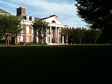 Dupont Hall on the Central Green, College of Engineering UD Dupont Hall.JPG