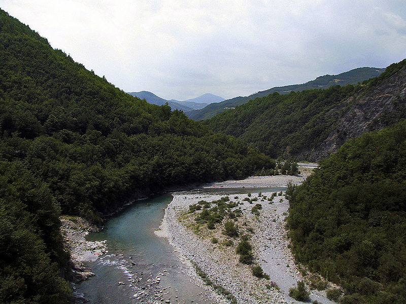 File:Valle Trebbia-(scaled-and-sharpened).jpg