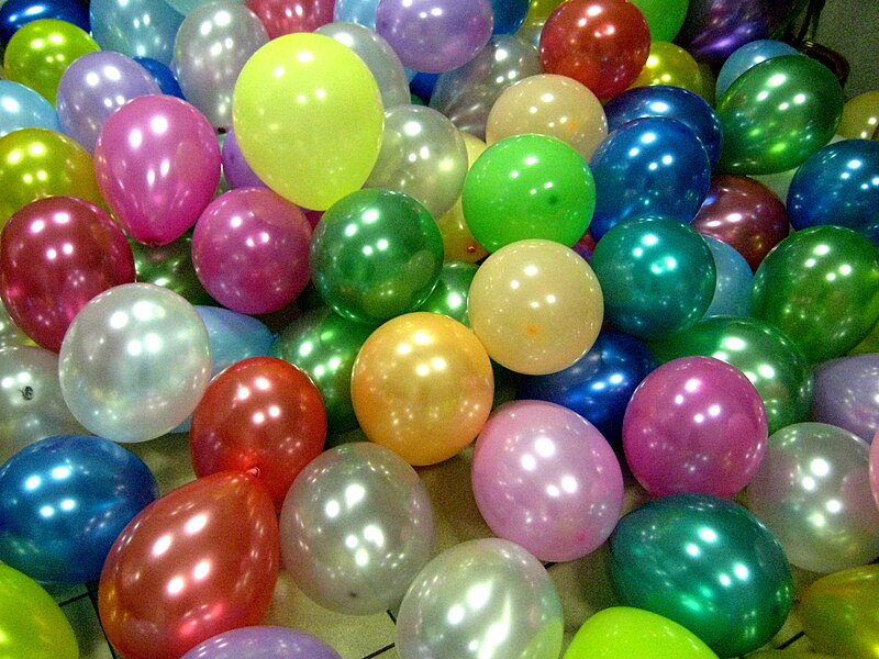 File:Various balloons 01 by shakko.jpg