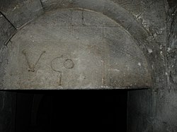 Vgo signature with sickle-shaped G inside Apt Crypt Vgo 31.jpg