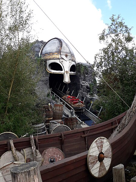 File:Viking Voyage, Tayto Park, August 2020.jpg