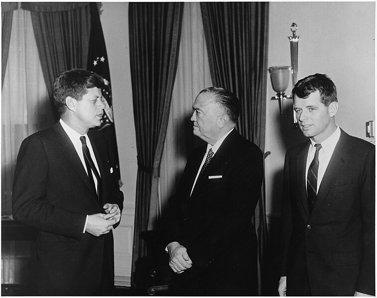 File:Visit of Attorney General and Director of FBI. President Kennedy, J.Edgar Hoover, Robert F. Kennedy. White House... - NARA - 194173.jpg
